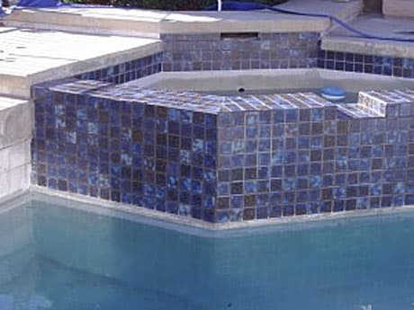 Pool tile after calcium removal by Clear Conceptz